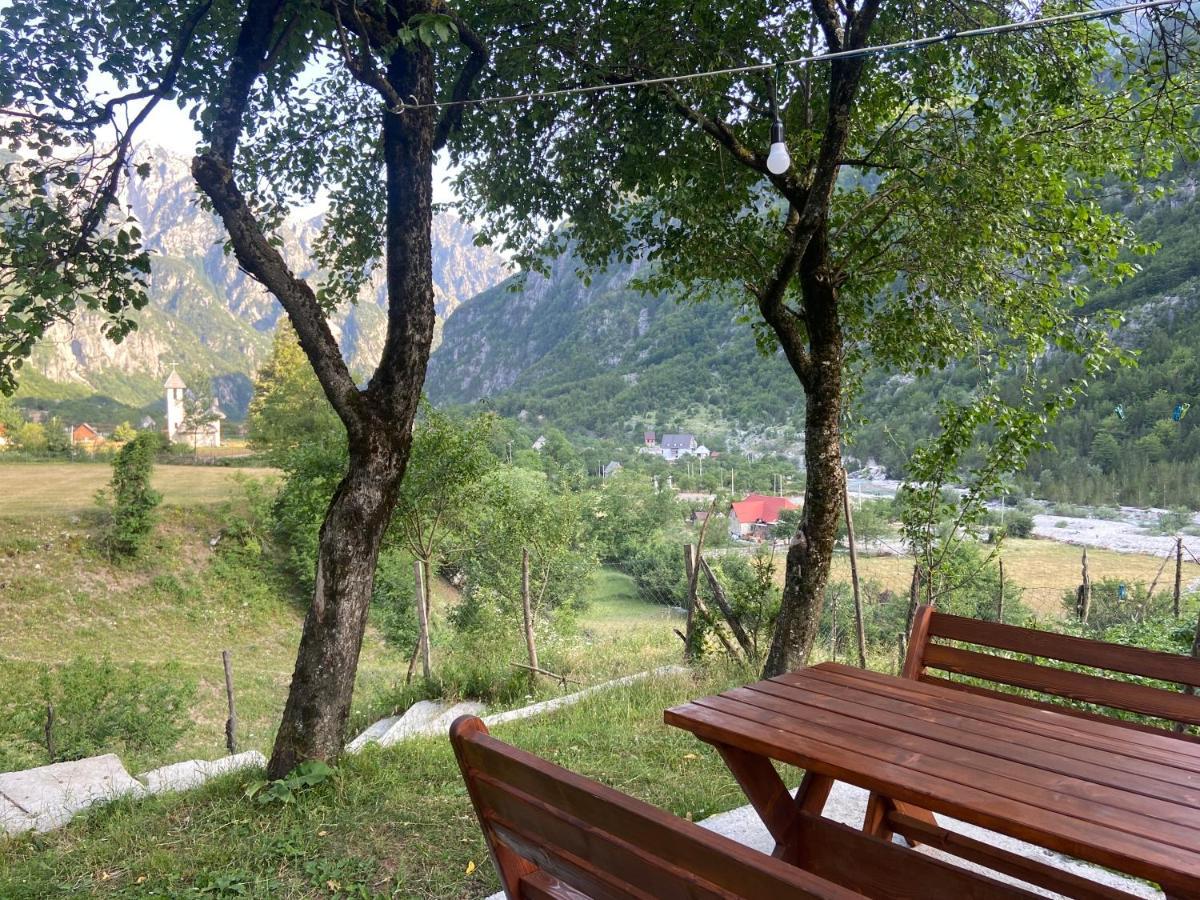 Bujtina Pllumi Theth Bed & Breakfast Exterior foto