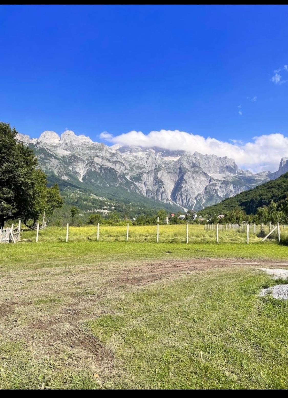 Bujtina Pllumi Theth Bed & Breakfast Exterior foto