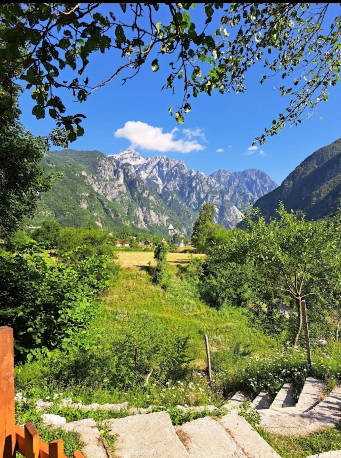 Bujtina Pllumi Theth Bed & Breakfast Exterior foto